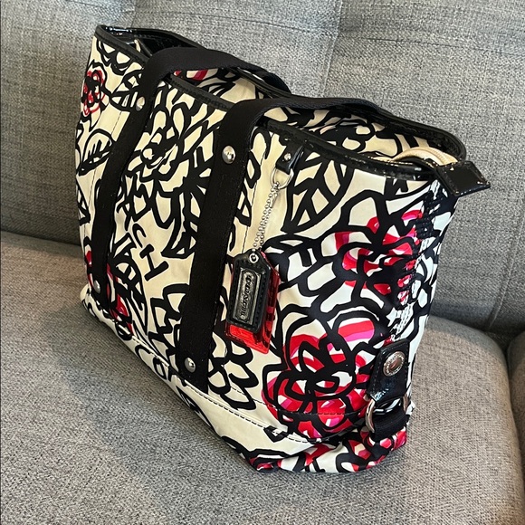 COACH Poppy Daisy Floral Graffiti Kyra Tote Bag 14.5”x10”x4” Preloved - Picture 7 of 17